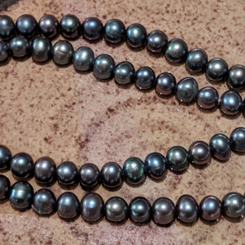 Genuine black pearl necklace & bracelet